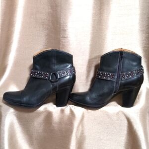 SOFFT, Noreen black leather, studded, ankle boots